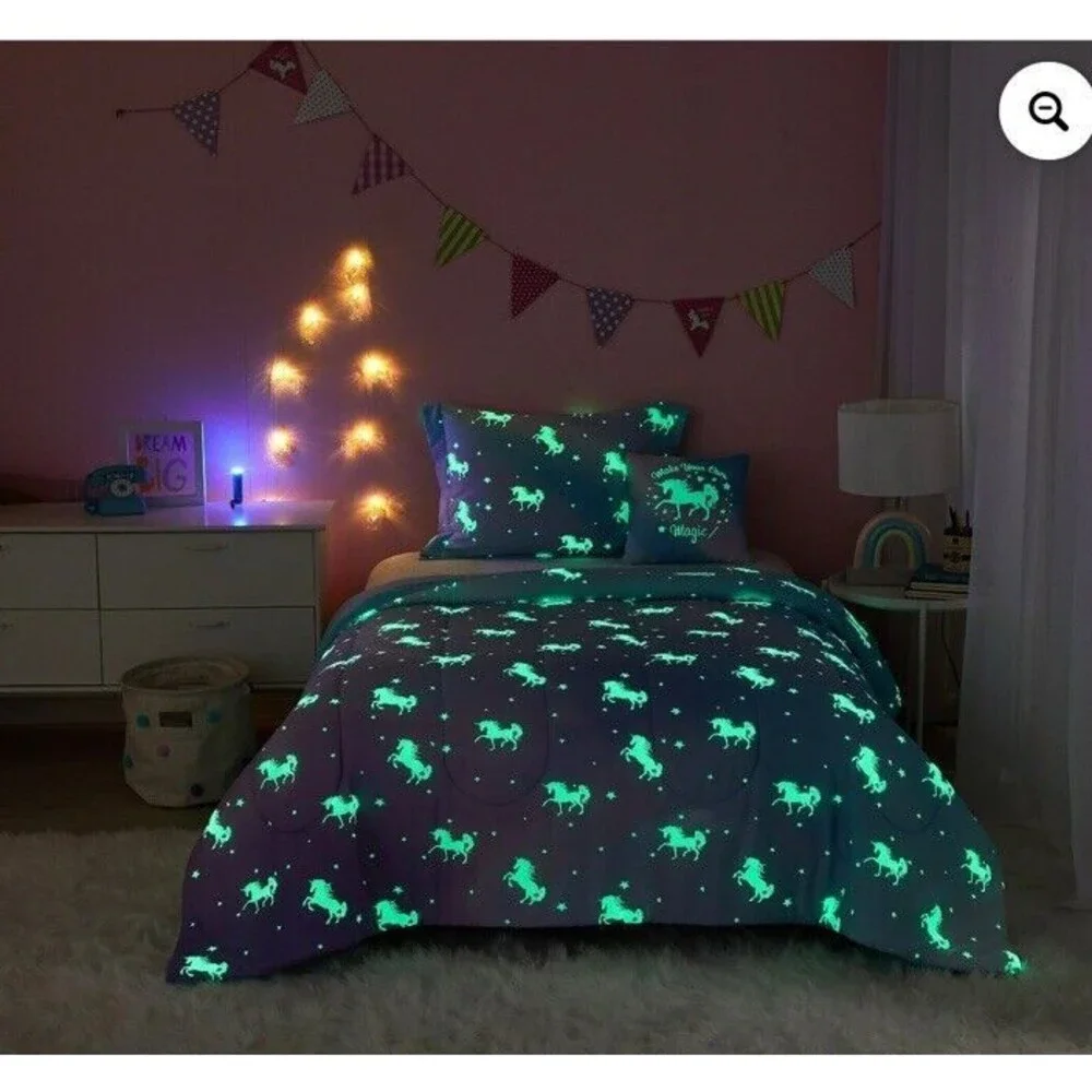NWT YOUR ZONE GLOW‎ IN THE DARK 5 Pieces COMFORTER SET—SIZE TWIN
